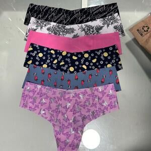 Victoria’s Secret Thong Panties Set